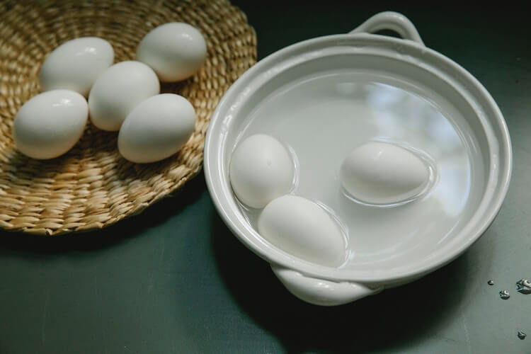 วิธีต้มไข่ เพื่อให้ได้ไข่ในแบบที่คุณต้องการ ไม่ว่าคุณจะเป็นไข่ลวกหรือไข่ต้ม